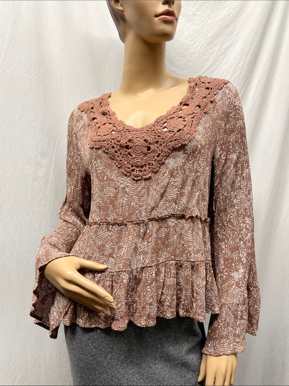 Bloomfield Women’s Cocoa Brown Crochet-Detail Peasant Blouse NWOT